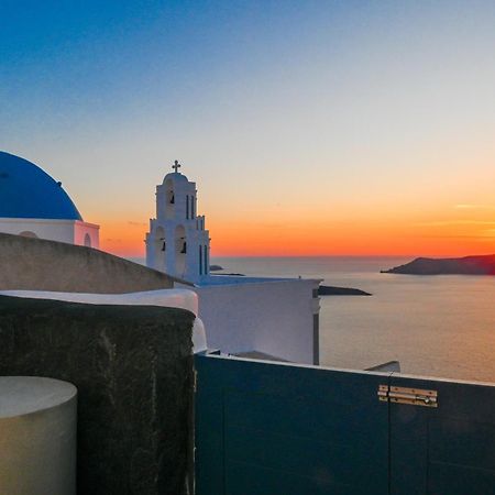 Three Bells Suites Фиростефани Екстериор снимка