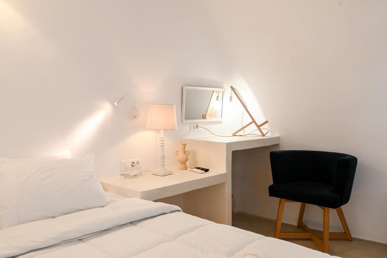 Three Bells Suites Фиростефани Екстериор снимка