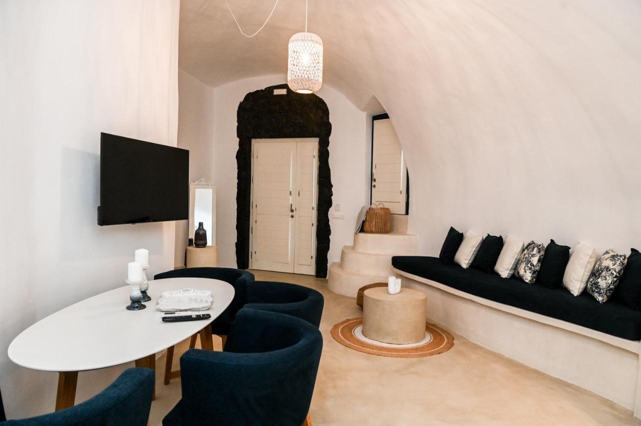 Three Bells Suites Фиростефани Екстериор снимка