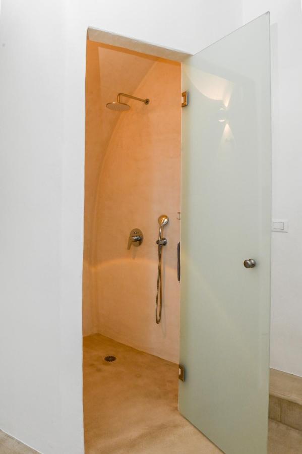 Three Bells Suites Фиростефани Екстериор снимка