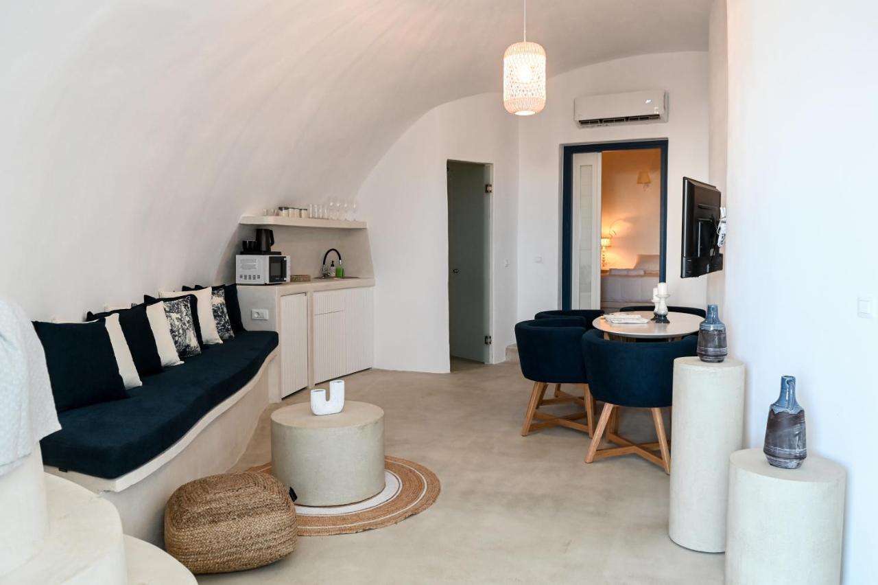 Three Bells Suites Фиростефани Екстериор снимка