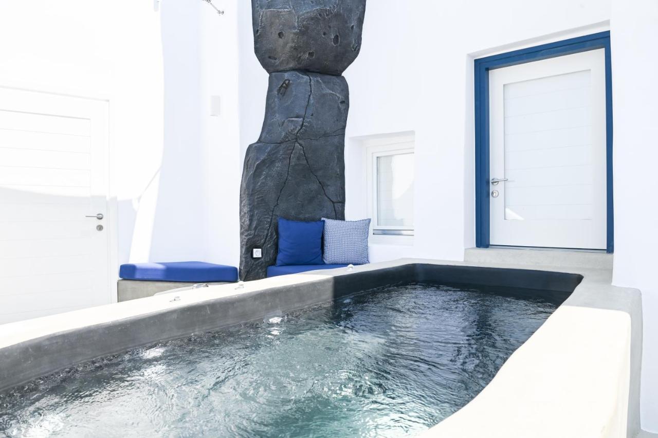 Three Bells Suites Фиростефани Екстериор снимка