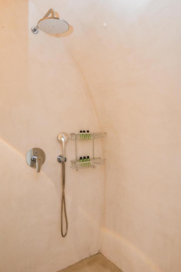 Three Bells Suites Фиростефани Екстериор снимка